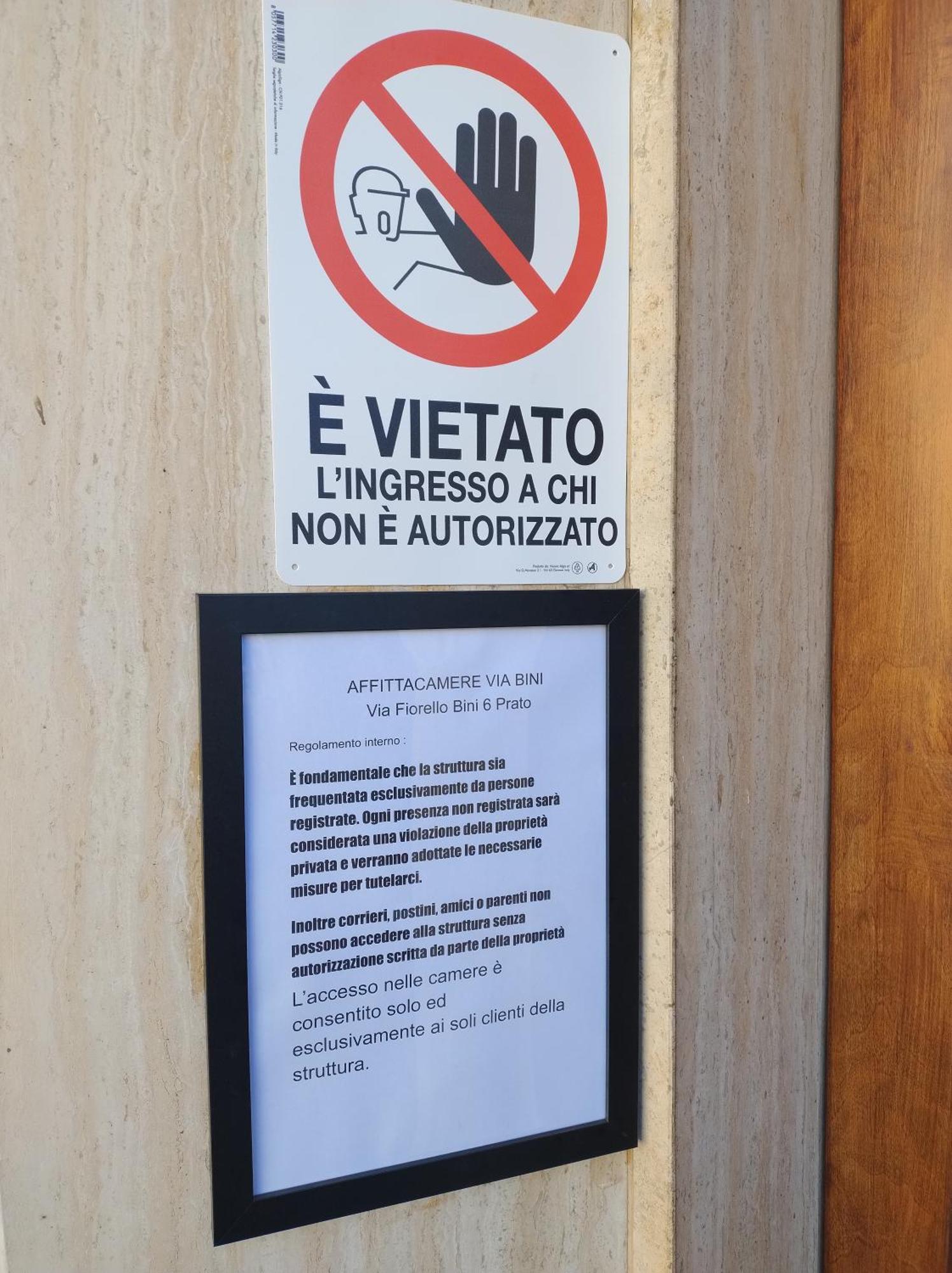 Affittacamere Via Bini Prato  Buitenkant foto